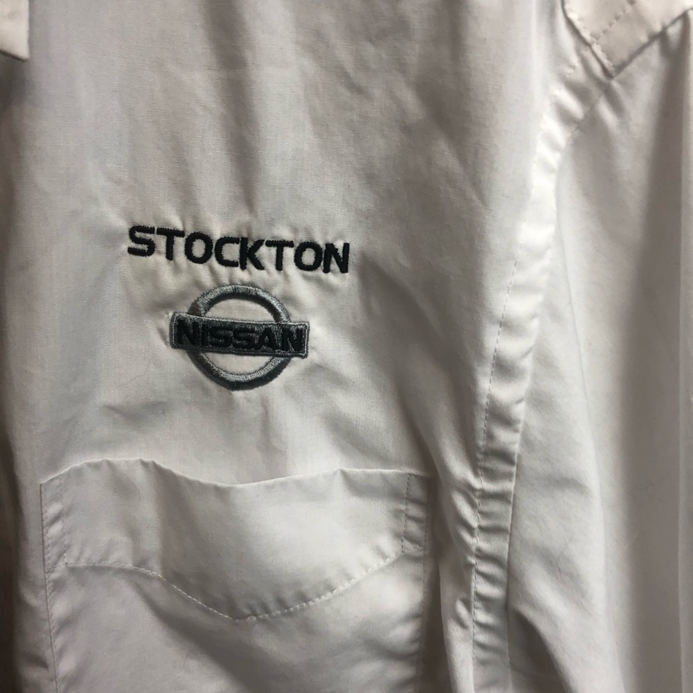 Button down - Picture 3 of 3
